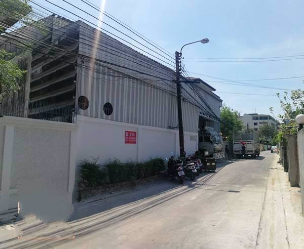 ให้เช่าโกดังย่านรัชดาลาดพร้าวซอยลาดพร้าว34-รถใหญ่เข้าได้