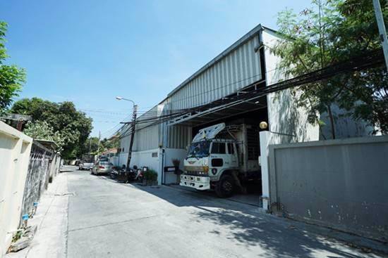 ให้เช่าโกดังย่านรัชดาลาดพร้าวซอยลาดพร้าว34-รถใหญ่เข้าได้