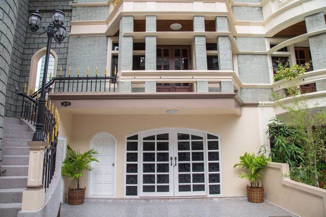 ให้เช่าทาวน์โฮม4ชั้น-สุขุมวิทซอย31-ใกล้btsพร้อมพงษ์-ทำอออฟฟิศจดทะเบียนได้