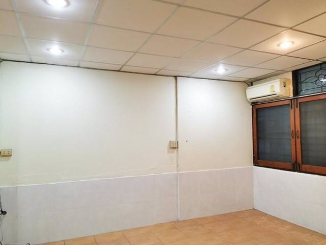 ให้เช่าทาวน์เฮ้าส์2ชั้นซอยสุขุมวิท85-ใกล้-bts-อ่อนนุชติดห้างcentury