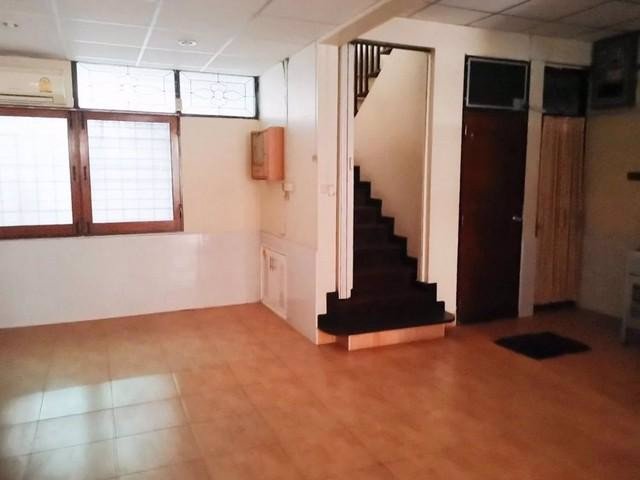 ให้เช่าทาวน์เฮ้าส์2ชั้นซอยสุขุมวิท85-ใกล้-bts-อ่อนนุชติดห้างcentury