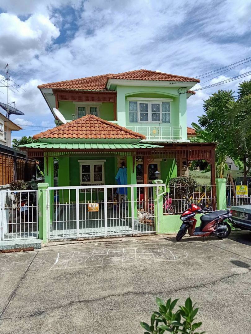 ให้เช่าบ้านเดี่ยว2ชั้นซอยสวนผัก32หมู่บ้านชวนชื่นปิ่นเกล้าใกล้ทางด่วนศรีรัช