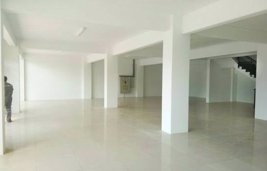 ให้เช่าอาคารพาณิชย์-4-ชั้น-3คูหาติดถนนรามคำแหง-160-ซอยมีสทีน-