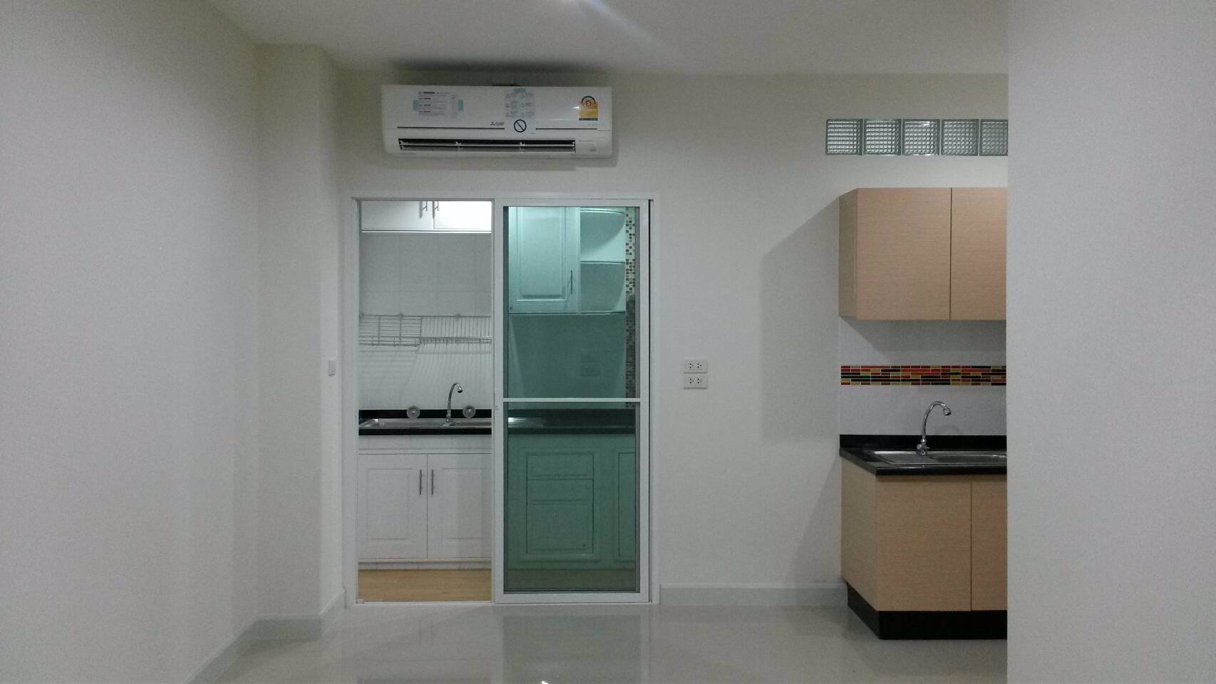 ให้เช่าทาวน์โฮม-3ชั้นลาดพร้าว110-ย่านทาวน์อินทาวน์เหมาะสำหรับอยู่อาศัย