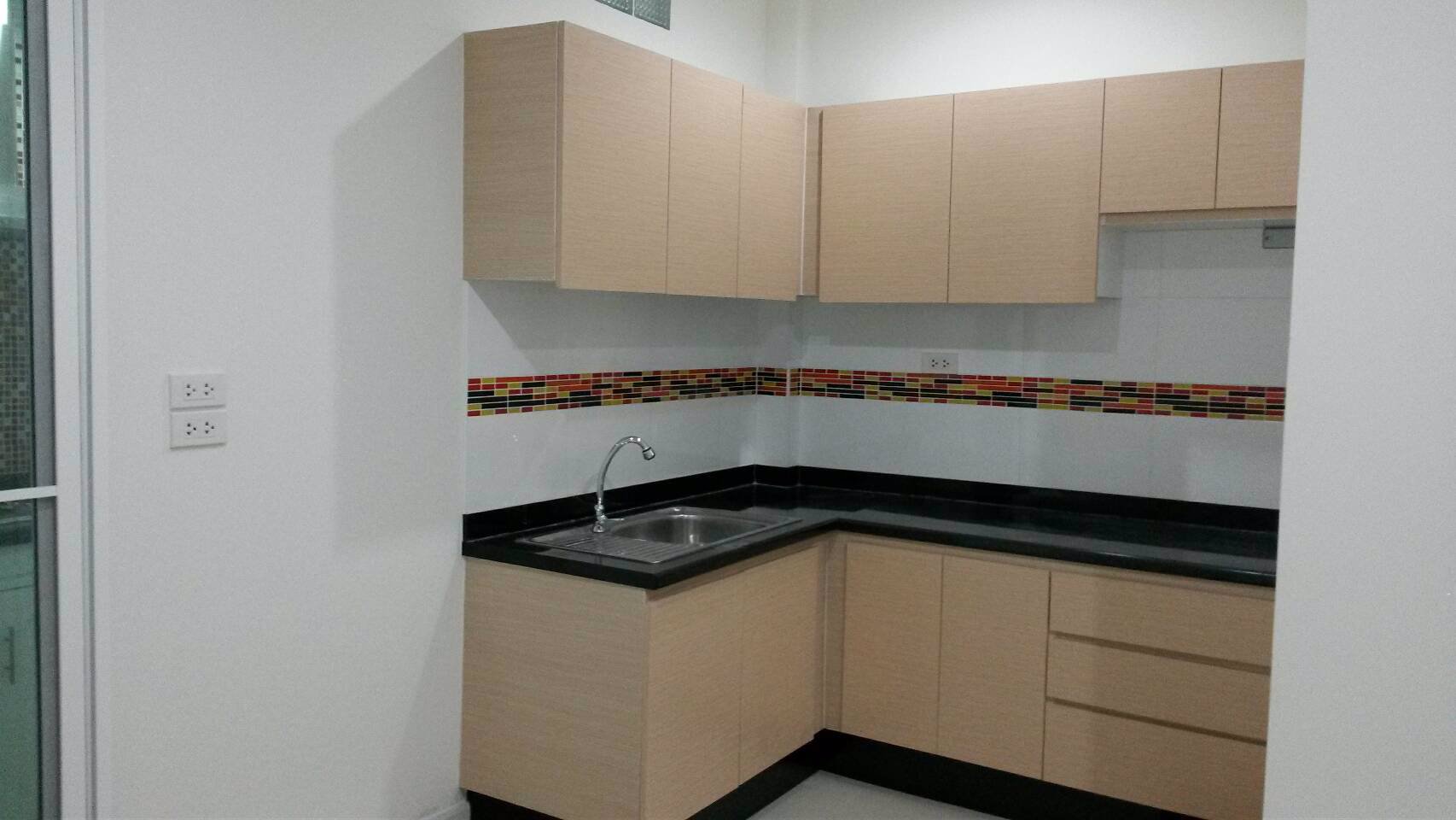 ให้เช่าทาวน์โฮม-3ชั้นลาดพร้าว110-ย่านทาวน์อินทาวน์เหมาะสำหรับอยู่อาศัย