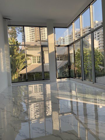 ให้เช่าอาคารสร้างใหม่4ชั้นซอยสุขุมวิท49ข้างโรงพยาบาลสมิตเวช-สุขุมวิทพร้อมลิฟท์และสระว่ายน้ำส่วนตัว-ใ