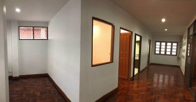 ให้เช่าบ้านเดี่ยว2ชั้นซอยลาดพร้าว64-ตกแต่งใหม่ทั้งหลัง-ใกล้เลียบด่วน