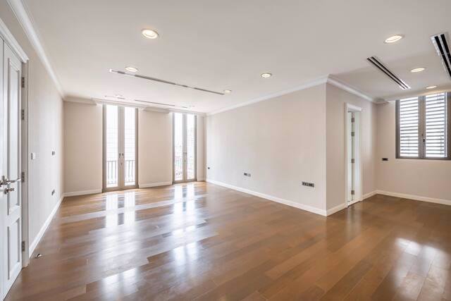 ให้เช่าทาวน์โฮมใกล้btsพร้อมพงษ์และbtsทองหล่อพร้อมสระว่ายน้ำส่วนตัวและลิฟท์