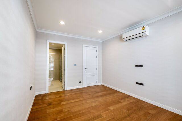 ให้เช่าทาวน์โฮมใกล้btsพร้อมพงษ์และbtsทองหล่อพร้อมสระว่ายน้ำส่วนตัวและลิฟท์