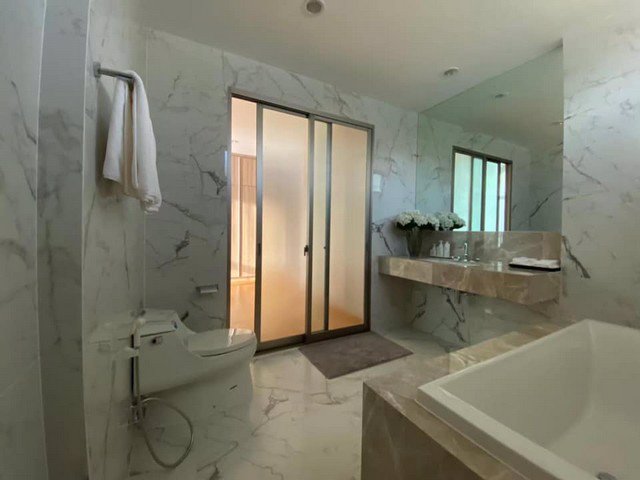 ให้เช่าบ้านเดี่ยว2ชั้นถนนพระราม-9-ติดห้าง-the-nine-เฟอร์นิเจอร์ครบ-พร้อมเข้าอยู่