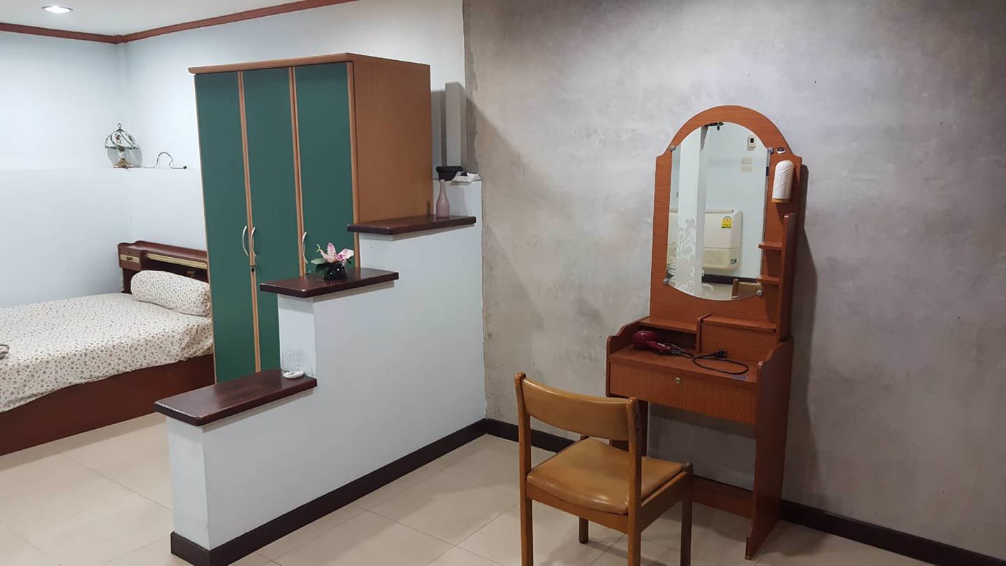 ให้เช่าทาวเฮาส์-2-ชั้น-พร้อมเฟอร์นิเจอร์เข้าอยู่ได้เลย-หมู่บ้านวัฒนา-ซอยสาธุประดิษฐ์15-ใจกลางเมือง