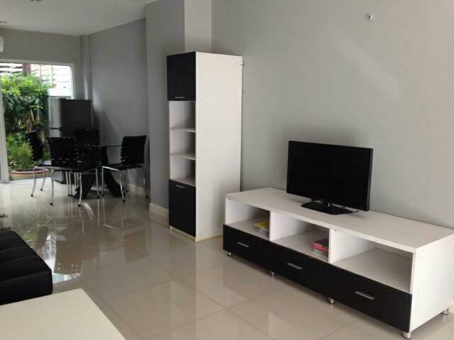 ให้เช่าทาวน์โฮม-3-ชั้น-ย่านพระราม-3-หมู่บ้านธนาพัฒน์เฮ้าส์-พร้อมเฟอร์นิเจอร์