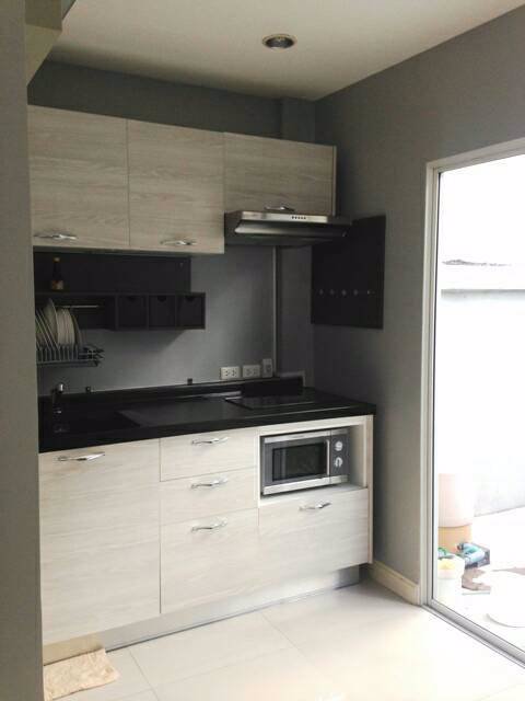 ให้เช่าทาวน์โฮม-3-ชั้น-ย่านพระราม-3-หมู่บ้านธนาพัฒน์เฮ้าส์-พร้อมเฟอร์นิเจอร์