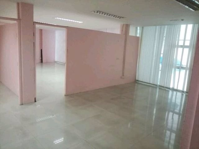 ให้เช่าอาคารพาณิชย์-5-คูหา-5-ชั้น-ติดถนนลาดพร้าว-ใกล้เดอะมอลล์บางกะปิ-เหมาะสำหรับทำโชว์รูมหรือคลีนิค