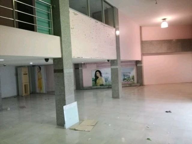 ให้เช่าอาคารพาณิชย์-5-คูหา-5-ชั้น-ติดถนนลาดพร้าว-ใกล้เดอะมอลล์บางกะปิ-เหมาะสำหรับทำโชว์รูมหรือคลีนิค