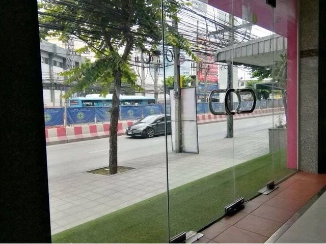 ให้เช่าอาคารพาณิชย์-5-คูหา-5-ชั้น-ติดถนนลาดพร้าว-ใกล้เดอะมอลล์บางกะปิ-เหมาะสำหรับทำโชว์รูมหรือคลีนิค