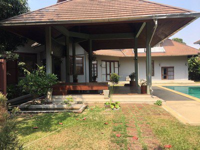 ให้เช่าบ้านเดี่ยว-2-ชั้น-แต่งบ้านสวยสไตล์บาหลี-พร้อมสระว่ายน้ำและเฟอร์นิเจอร์พร้อมอยู่-ย่านอ่อนุช