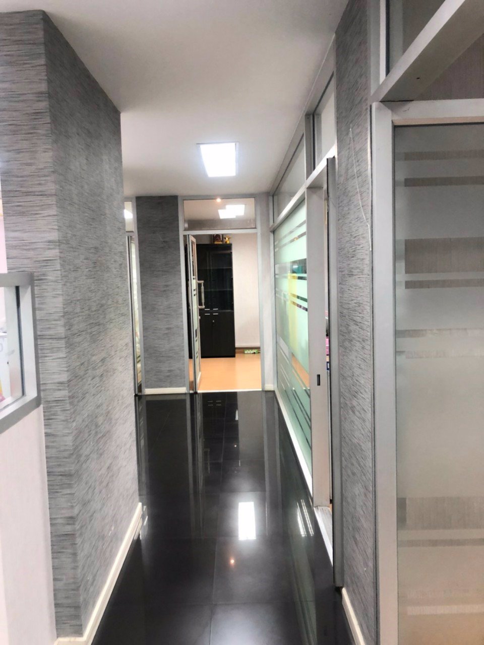 ให้เช่าพื้นที่สำนักงาน-อาคารดีสินชัย-ย่านพระราม-3-ขนาด-252-ตารางเมตร-ใกล้โรงแรมมณเฑียร-ริเวอร์ไซด์