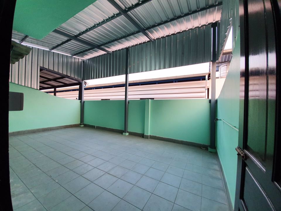 ให้เช่าทาวน์โฮม-3-ชั้น-เล่นระดับ-รีโนเวทใหม่-พระราม-9-ใกล้show-dc