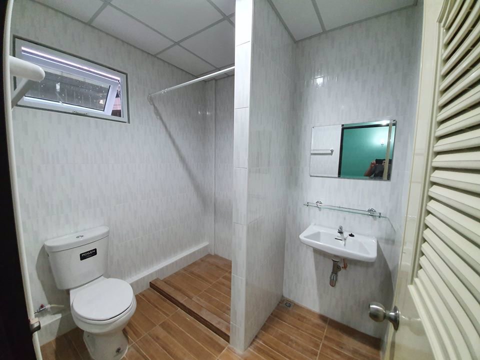 ให้เช่าทาวน์โฮม-3-ชั้น-เล่นระดับ-รีโนเวทใหม่-พระราม-9-ใกล้show-dc