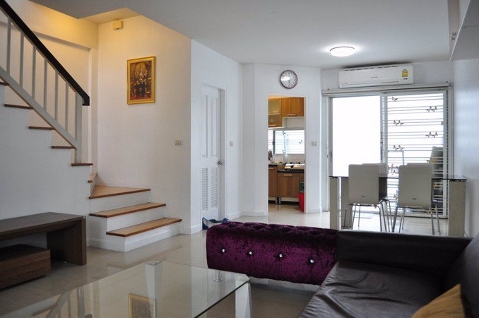 ให้เช่าทาวน์โฮม-3-ชั้น-ซอยลาดพร้าว101-รีโนเวทใหม่-หมู่บ้านทาวน์พลัส-พร้อมเฟอร์นิเจอร์