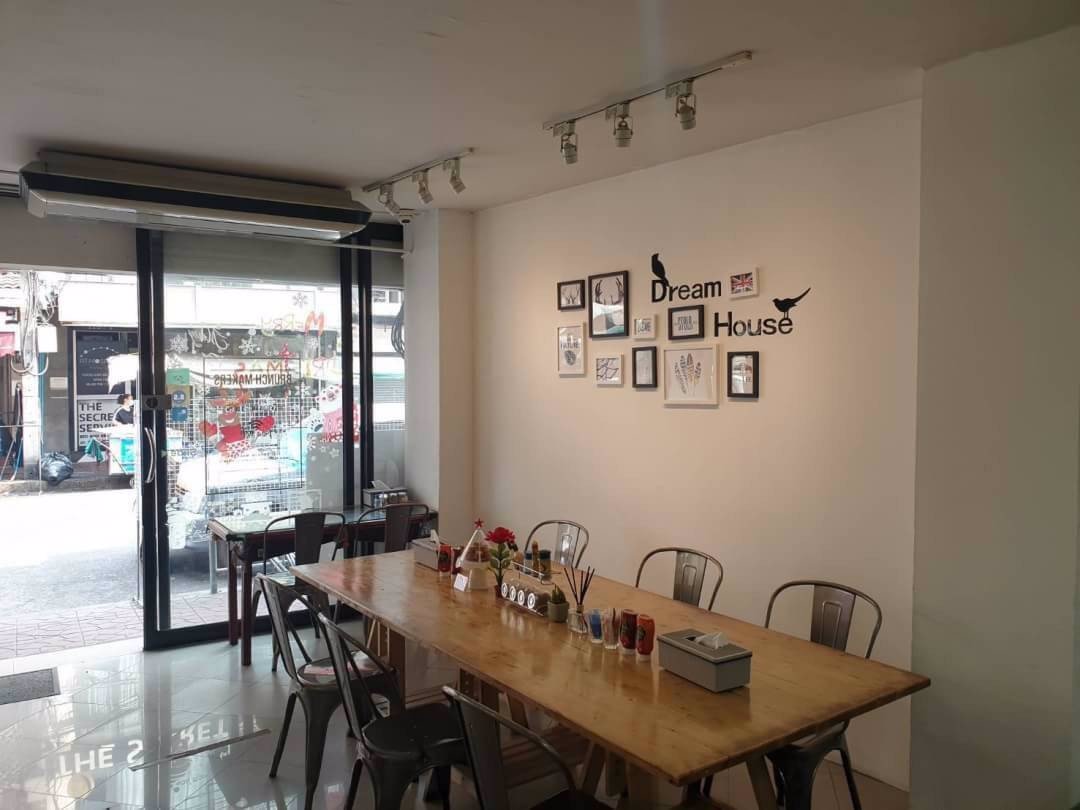 ด่วน-เซ้งโฮลเทลพร้อมร้านอาหารย่านถนนข้าวสาร-สภาพพร้อมดำเนินกิจการทันที