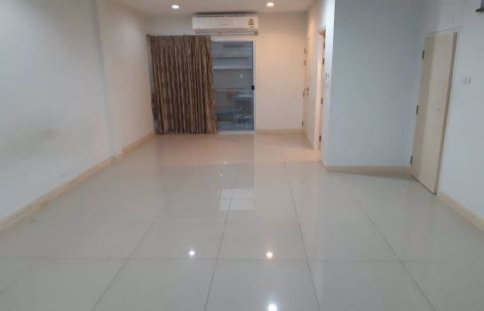 ให้เช่าทาวเฮาส์-3-ชั้น-ใกล้เมเจอร์รัชโยธิน-โครงการ-ลุมพินี-ทาวน์-เพลส-รัชโยธิน-เสนา