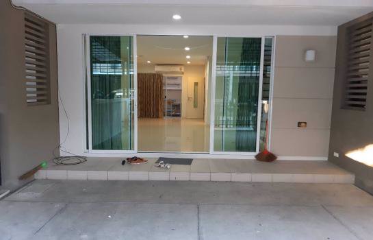 ให้เช่าทาวเฮาส์-3-ชั้น-ใกล้เมเจอร์รัชโยธิน-โครงการ-ลุมพินี-ทาวน์-เพลส-รัชโยธิน-เสนา