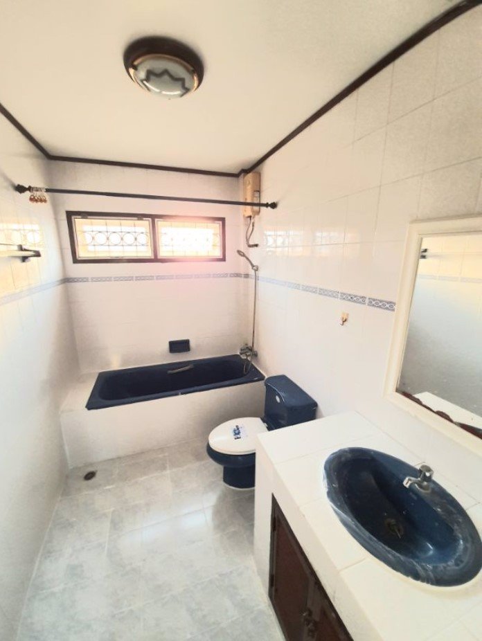 ให้เช่าทาวน์โฮม-ซอยปรีดีพนมยงค์-13-ใกล้-สถานีรถไฟฟ้า-bts-พระโขนง