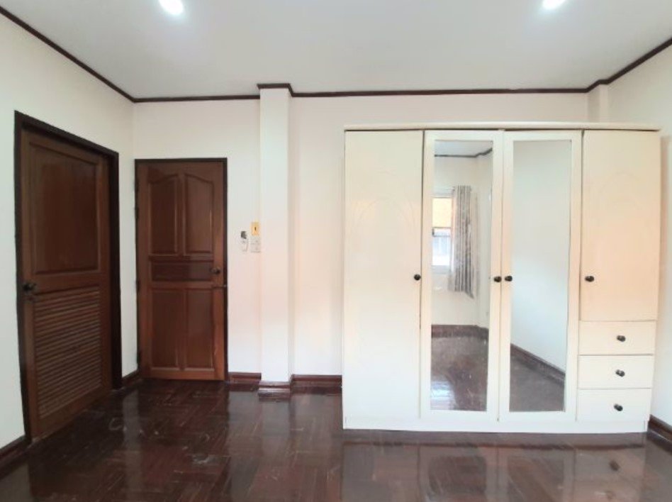 ให้เช่าทาวน์โฮม-ซอยปรีดีพนมยงค์-13-ใกล้-สถานีรถไฟฟ้า-bts-พระโขนง