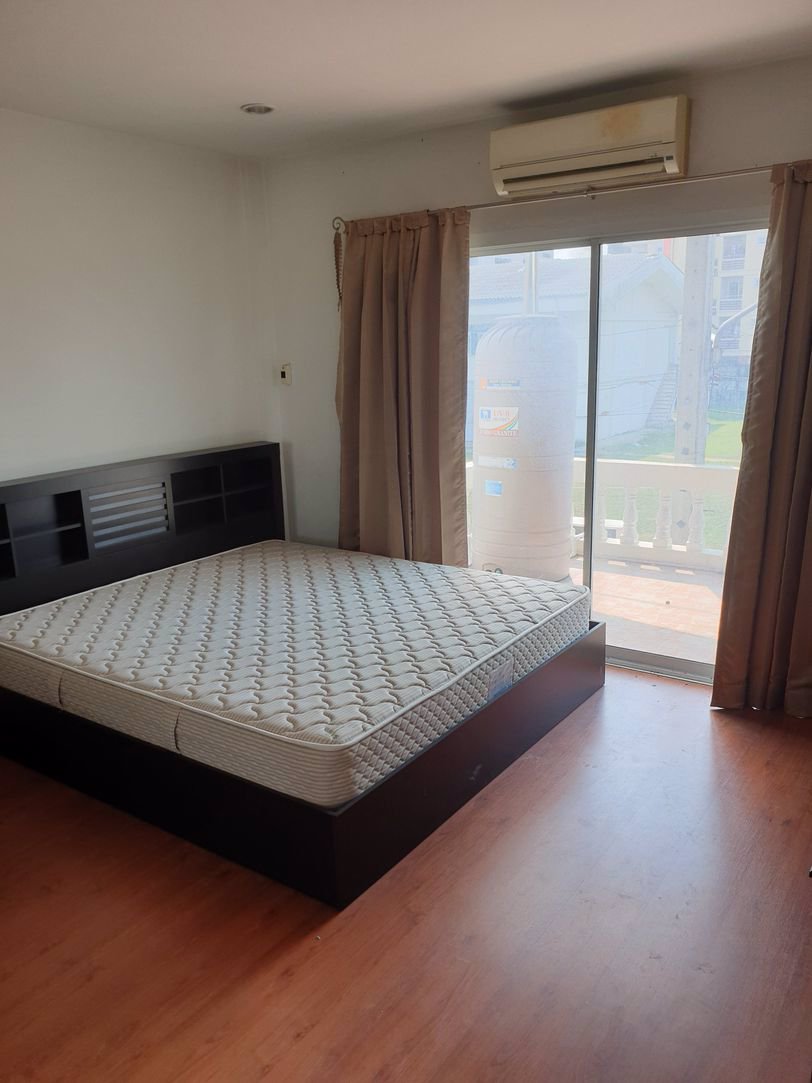 ให้เช่าทาวน์โฮม-3-ชั้น-ใกล้ตลาดปัฐวิกรณ์-หมู่บ้านปริญลักษณ์-อินทรารักษ์-เหมาะทำโฮมออฟฟิศ