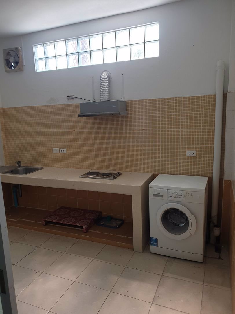 ให้เช่าทาวน์โฮม-3-ชั้น-ใกล้ตลาดปัฐวิกรณ์-หมู่บ้านปริญลักษณ์-อินทรารักษ์-เหมาะทำโฮมออฟฟิศ