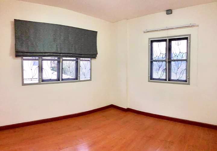 ให้เช่าบ้านเดี่ยว-2-ชั้น-ใกล้ตลาดนัดนกฮูก-หมู่บ้านชวนชื่น-แคราย-รีโนเวทใหม่