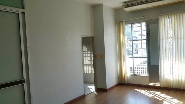 ให้เช่าโฮมออฟฟิศ-4-ชั้น-บ้านกลางเมืองรัชดาลาดพร้าว-ใกล้-mrtลาดพร้าว-200เมตร