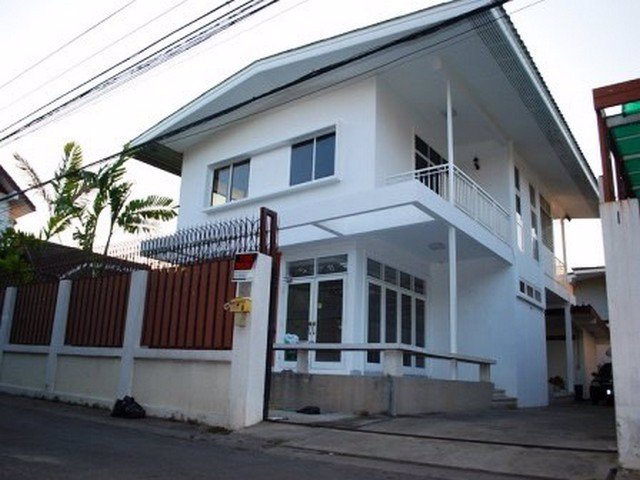 ให้เช่าบ้านเดี่ยว-2-ชั้น-ในซอยอารีย์สัมพันธ์-7-ใกล้สถานี-bts-อารีย์