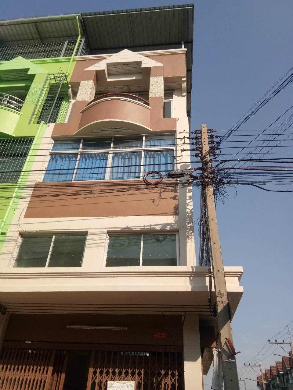 อาคารพาณิชย์-4-ชั้น-20-ตรว-หมู่บ้านพงษ์ศิริชัย-2-แยกพุทธมนฑลสาย4-ตกแต่งใหม่-ปูกระเบื้องทุกชั้น