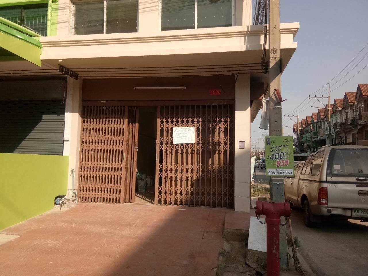 อาคารพาณิชย์-4-ชั้น-20-ตรว-หมู่บ้านพงษ์ศิริชัย-2-แยกพุทธมนฑลสาย4-ตกแต่งใหม่-ปูกระเบื้องทุกชั้น