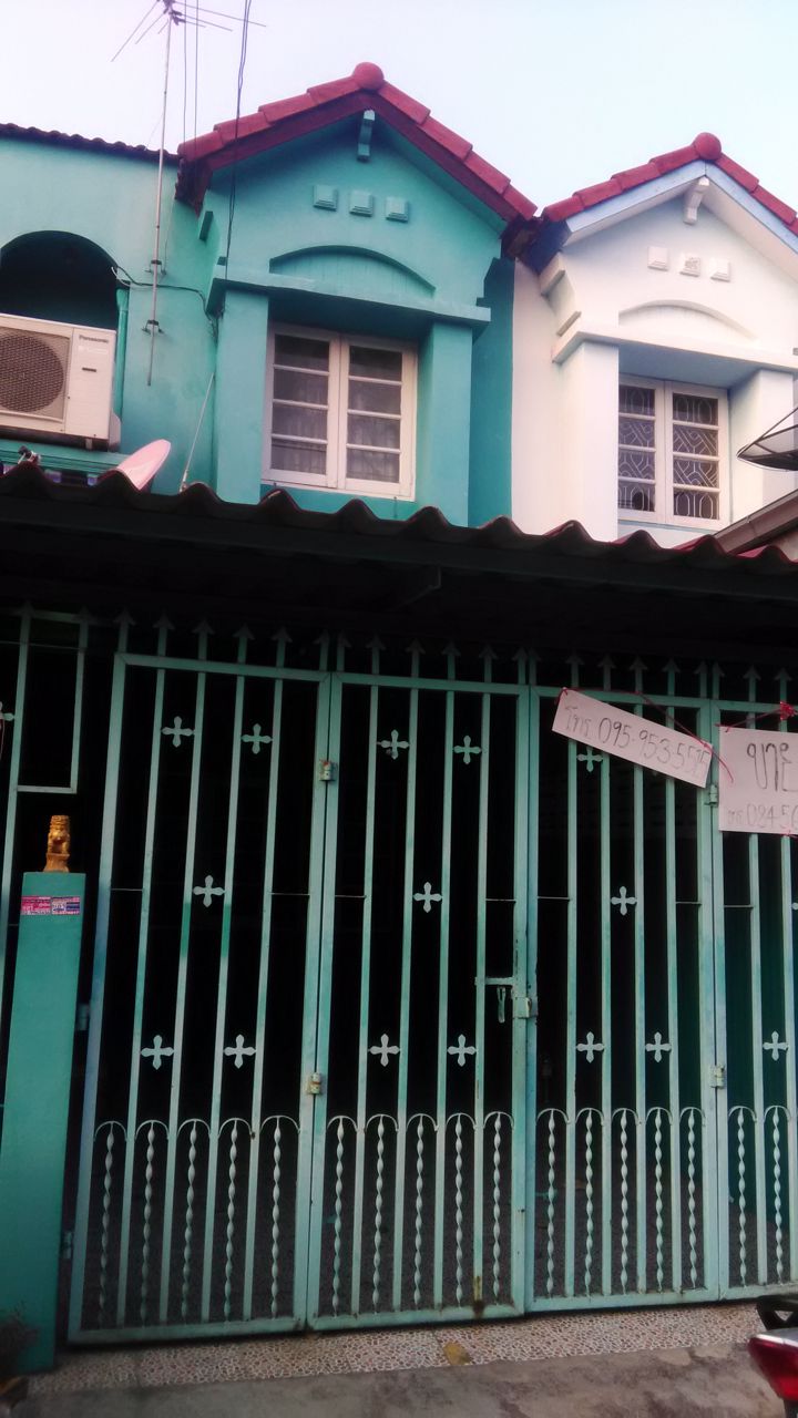 ขายทาวน์เฮ้าส์มรินทร์ทอง-คลอง2-ราคาถูก