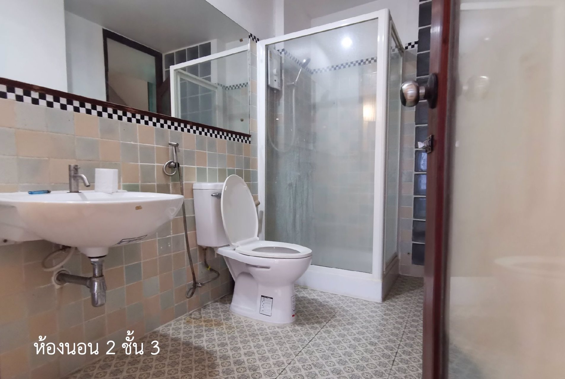 ขายอาคารพาณิชย์-ตรงข้ามมหาวิทยาลัยรามคำแหง2-บางนา-ตราดกม8