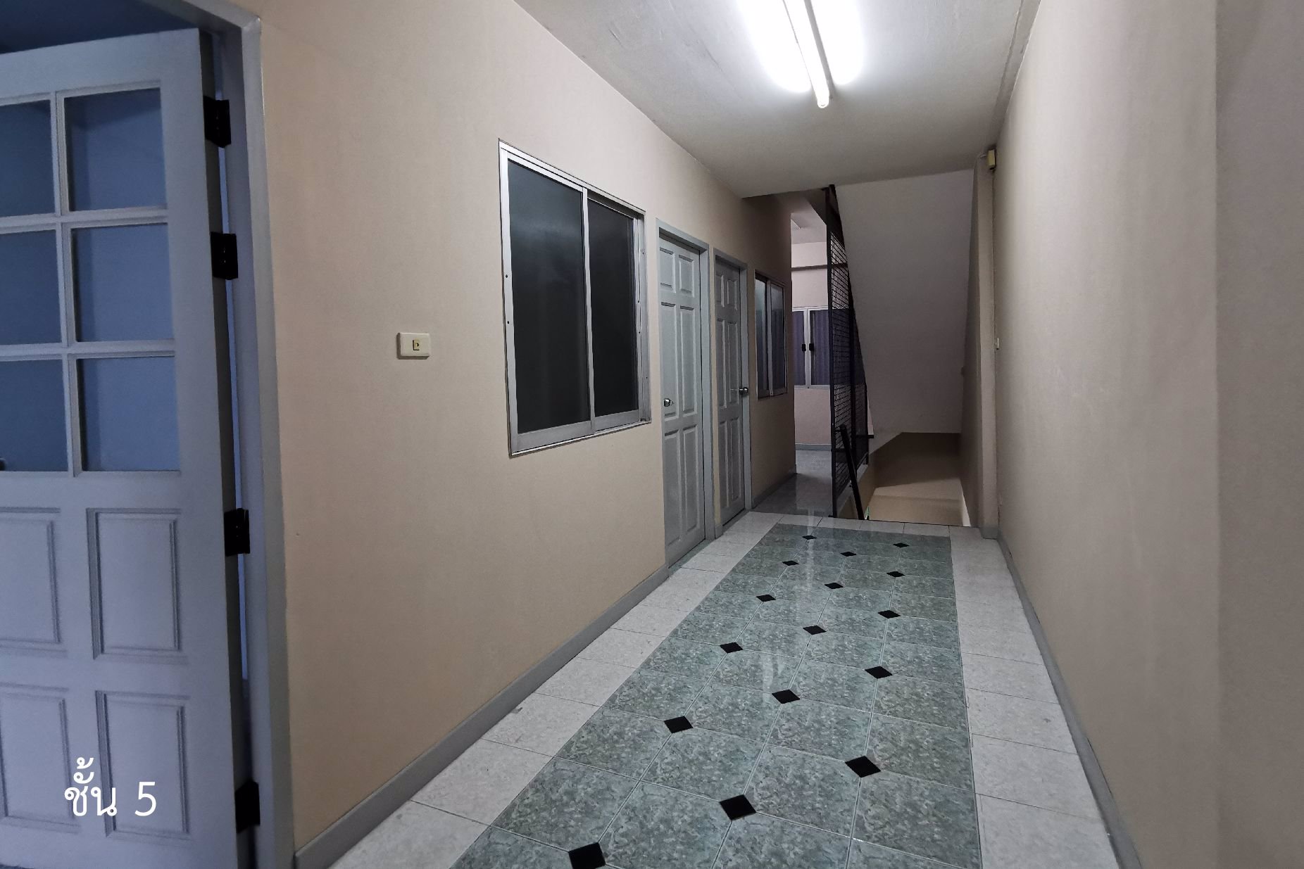 ขายอาคารพาณิชย์-ตรงข้ามมหาวิทยาลัยรามคำแหง2-บางนา-ตราดกม8