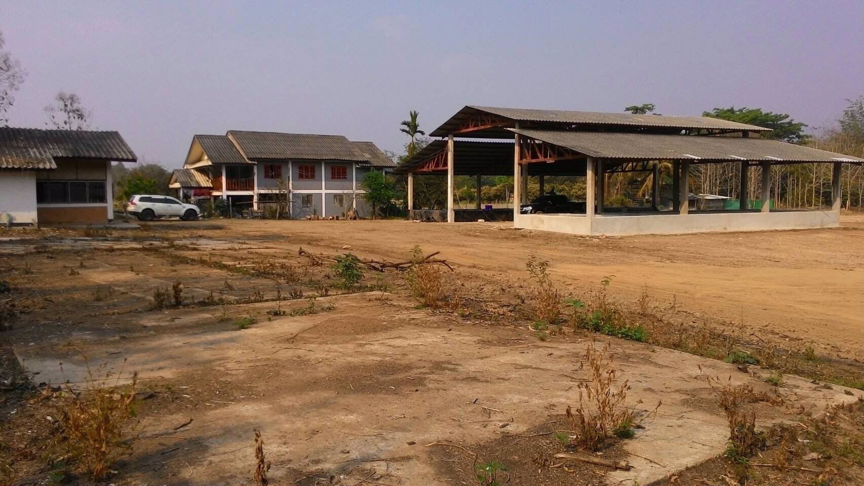 ขายที่ดิน-พร้อมสิ่งปลูกสร้าง-มีบ้านพักและโกดัง