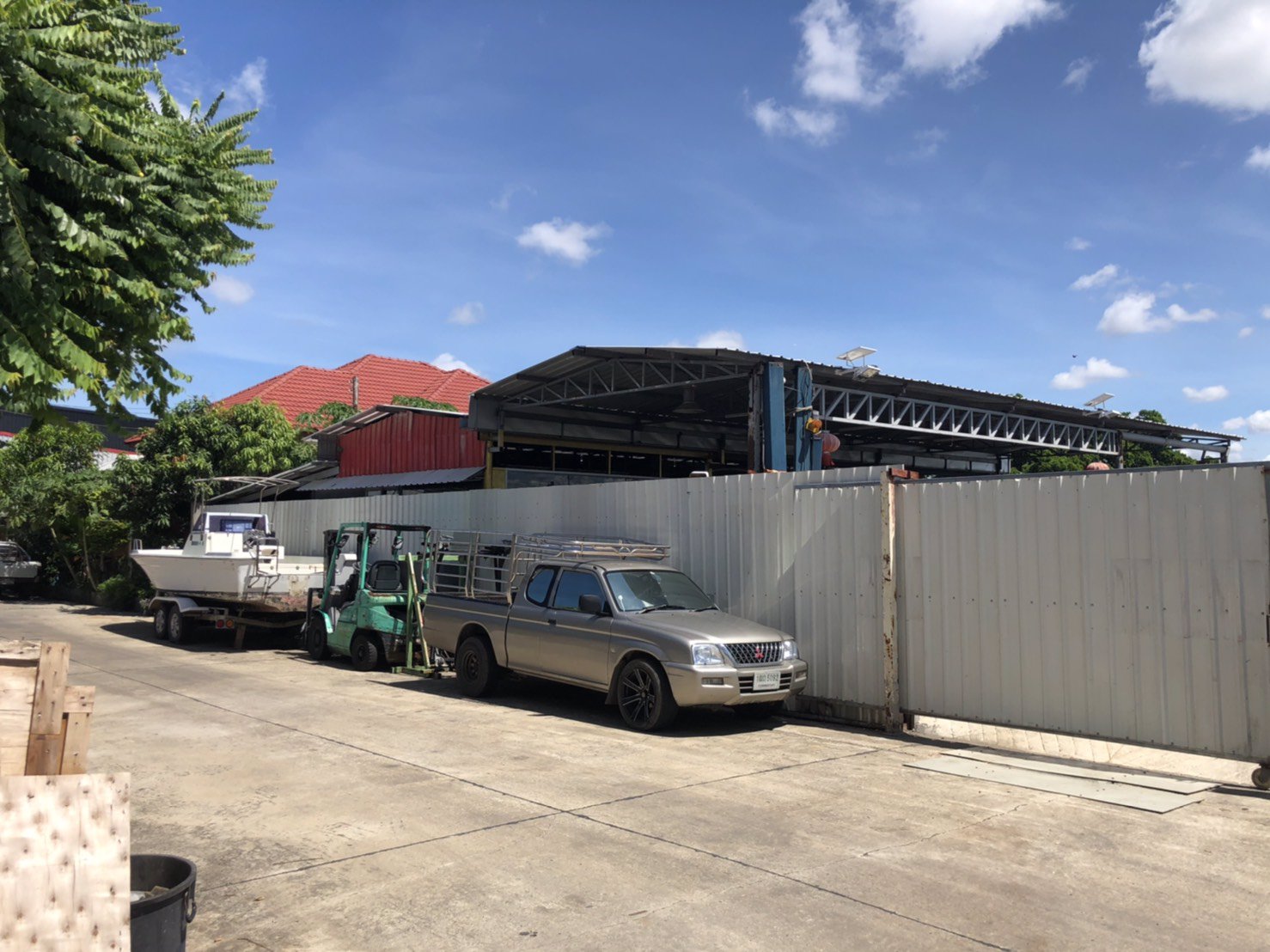 ขายที่ดิน-2งาน-พร้อมสิ่งปลูกสร้าง-ใกล้เทศบาลเมืองแพรกษาใหม่-สนใจติดต่อ-โทร-082-441-5799-line-