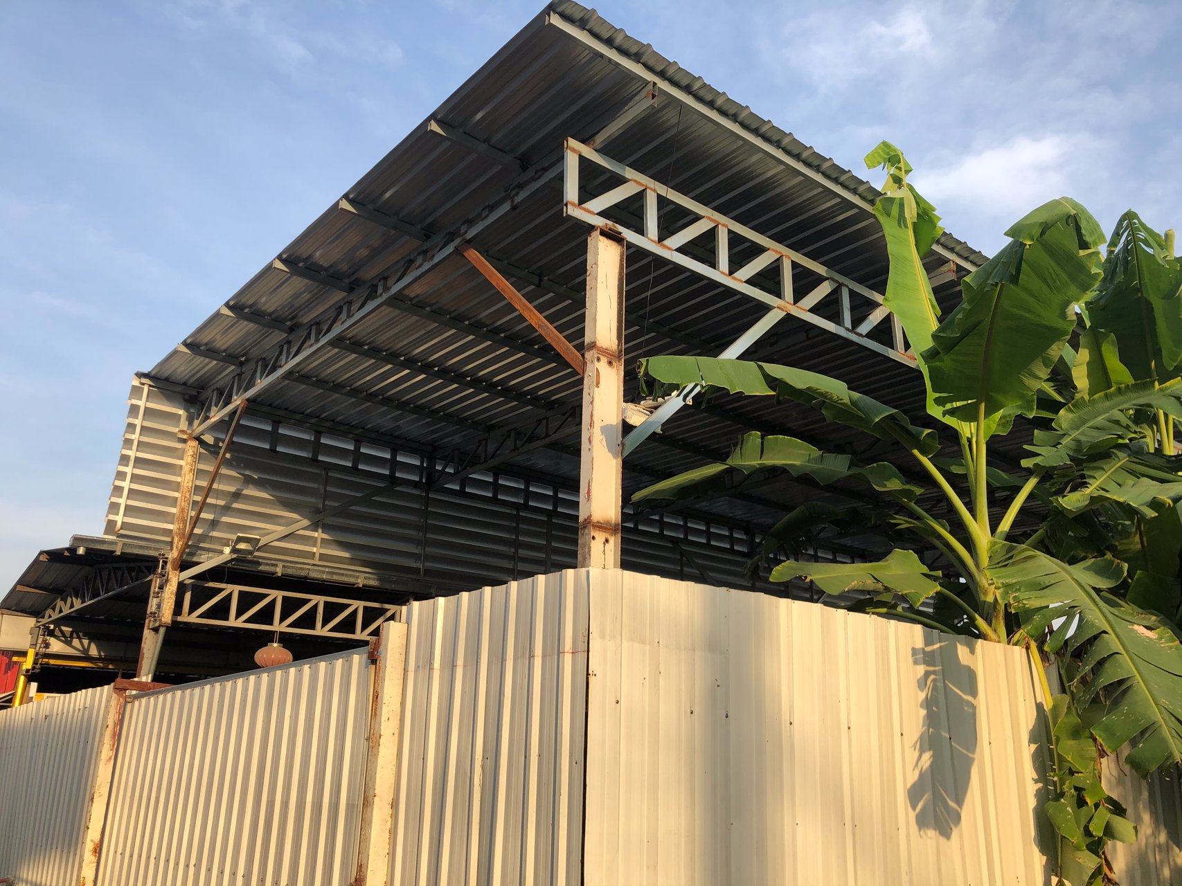 ขายที่ดิน-2งาน-พร้อมสิ่งปลูกสร้าง-ใกล้เทศบาลเมืองแพรกษาใหม่-สนใจติดต่อ-โทร-082-441-5799-line-