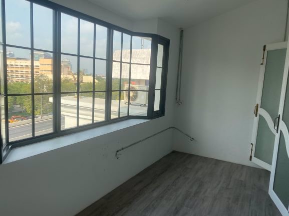 ให้เช่า-เป็นอาคาร-4-ชั้น-ใกล้ขาวสาร-ท่าพระอาทิตย์-ม-ธรรมศาสตร์-ท่าพระจันทร์-ติดถนนใหญ่-0900055524