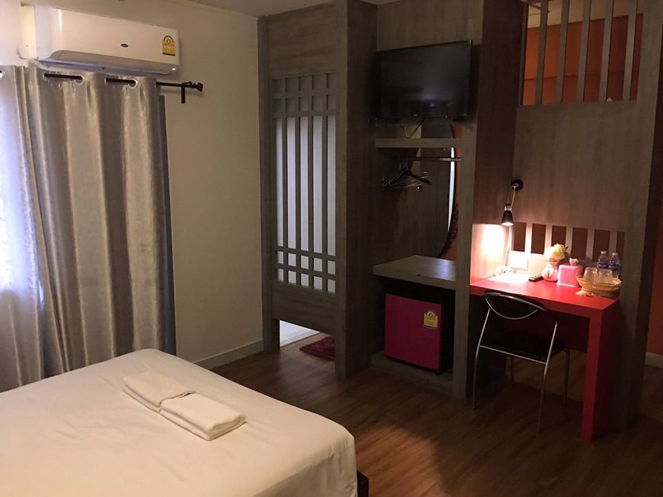 ห้องพักรายเดือนและรายวัน-เดินทางสะดวกติดถนนใหญ่-ใกล้สถาบันการจัดการปัญญาภิวัฒน์-ใกล้ตึกจัสมิน