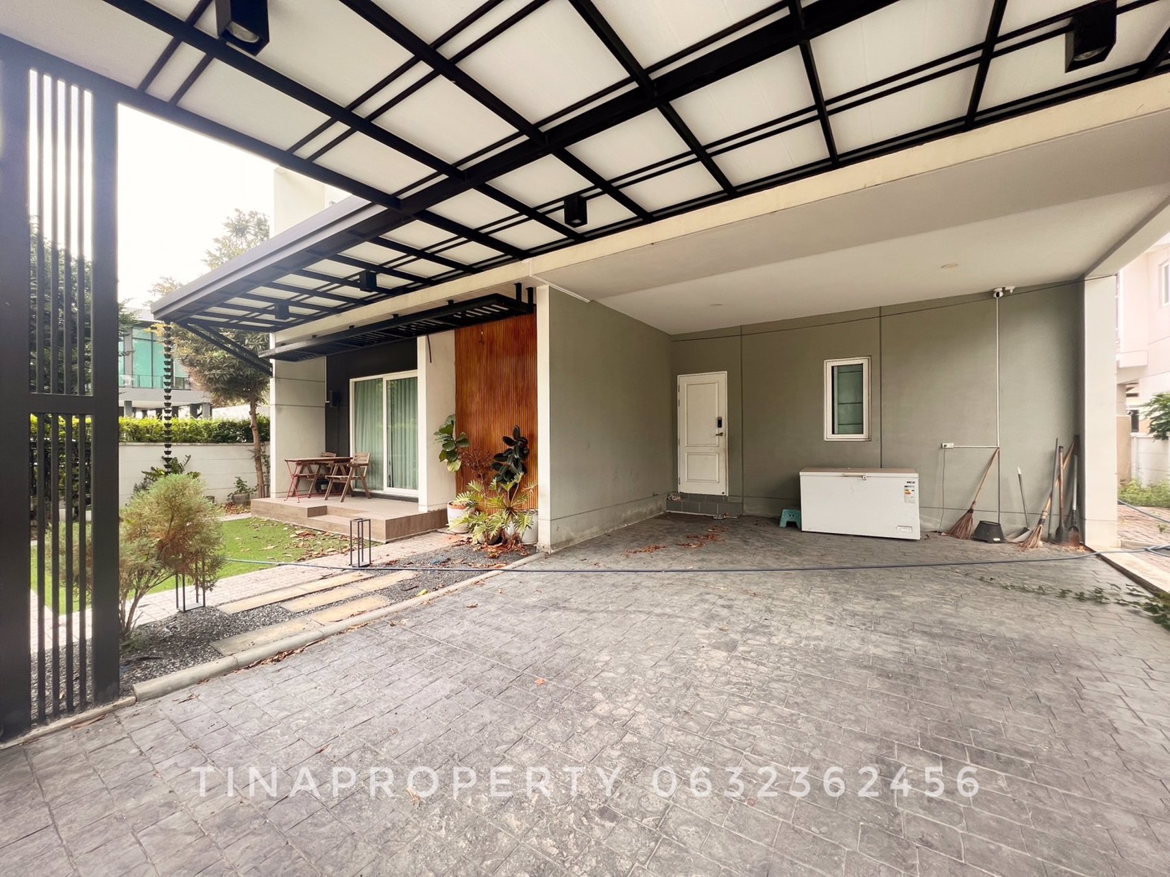 centro-พระราม-9-มอเตอร์เวย์-ใกล้เส้นกรุงเทพกรีฑาตัดใหม่