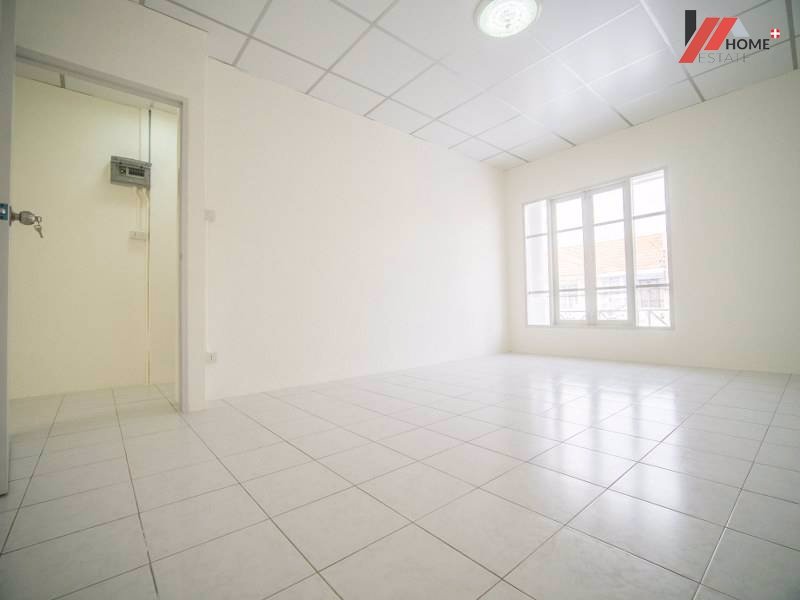 ขาย-ทาวน์เฮ้าส์-2-ชั้น-พร้อมอยู่-เนื้อที่-18-ตารางวา-หมู่บ้านบัวทอง4-แต่งสวย-ทำเล-ใกล้-เซ็นทรัลเวสต์