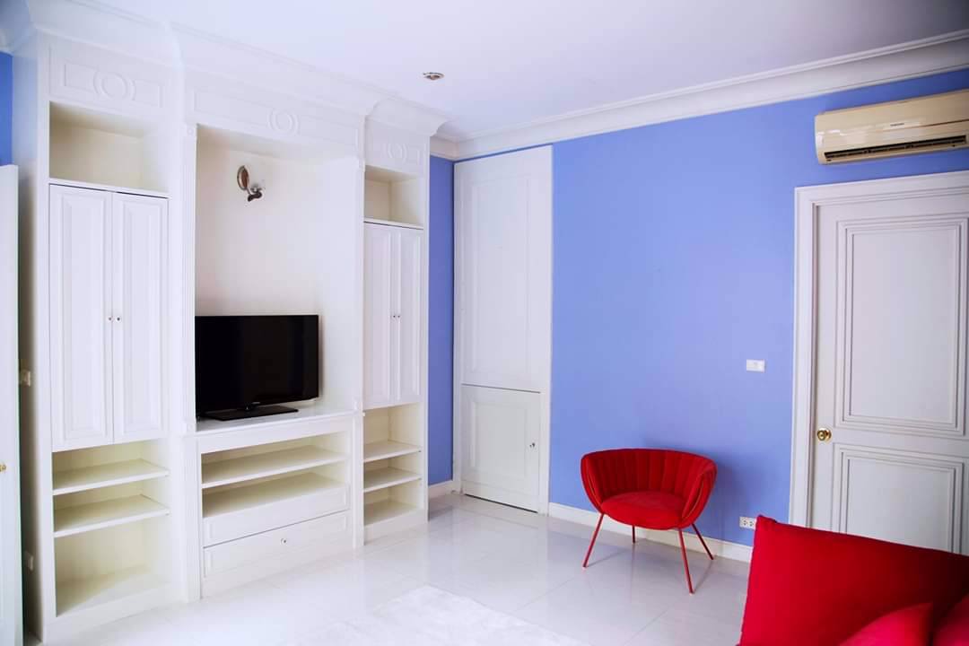 ให้เช่า-บ้านสุดหรู-สไตล์โคโลเนียล-บรรยากาศส่วนตัว-พร้อมเฟอร์นิเจอร์-เนื้อที่-150-ตรว-ใกล้-bts