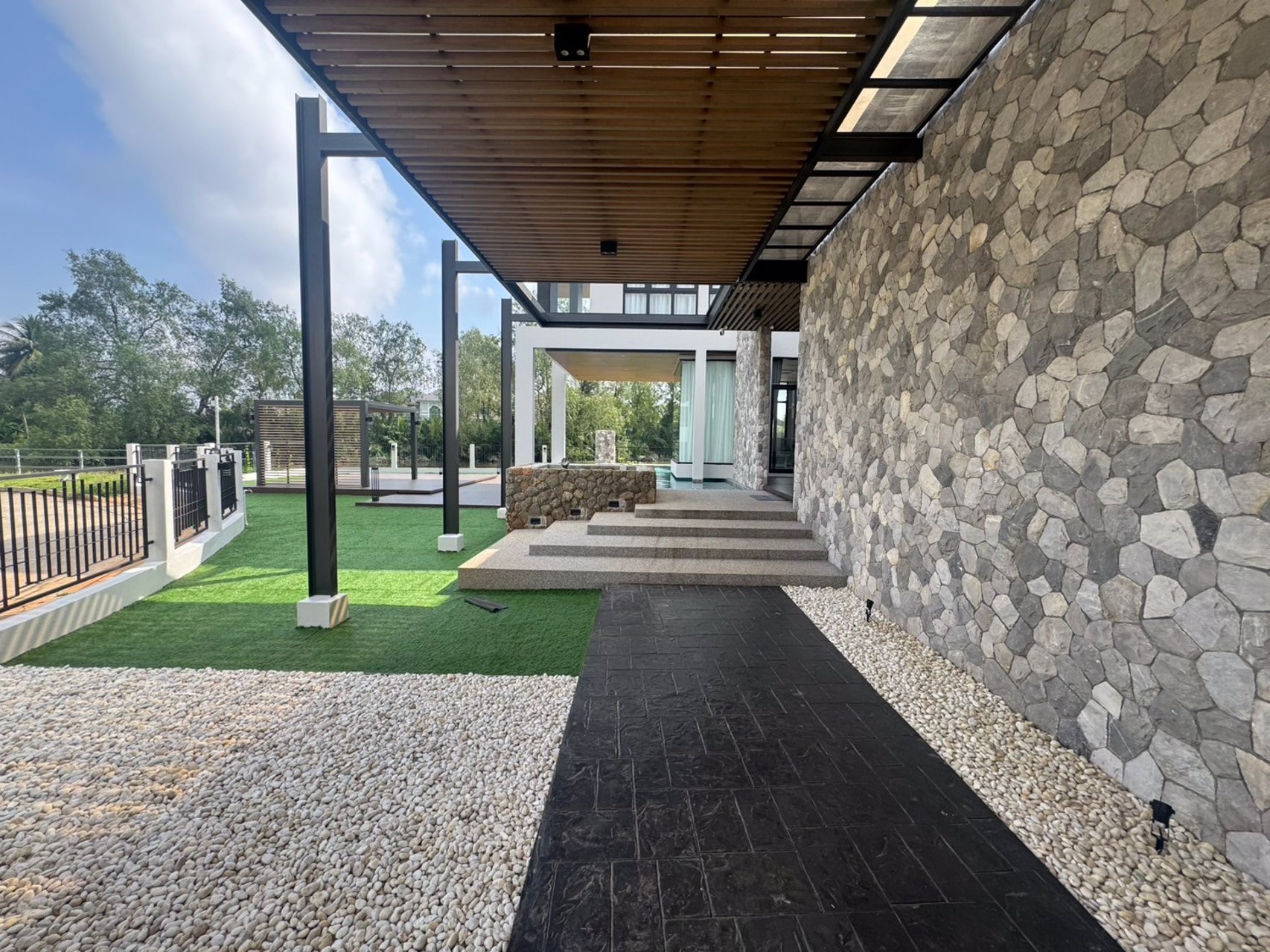 ขายวิลล่าสวย-อเมือง-สุราษฎร์ธานี-villa-for-sale-suratthani-thailand