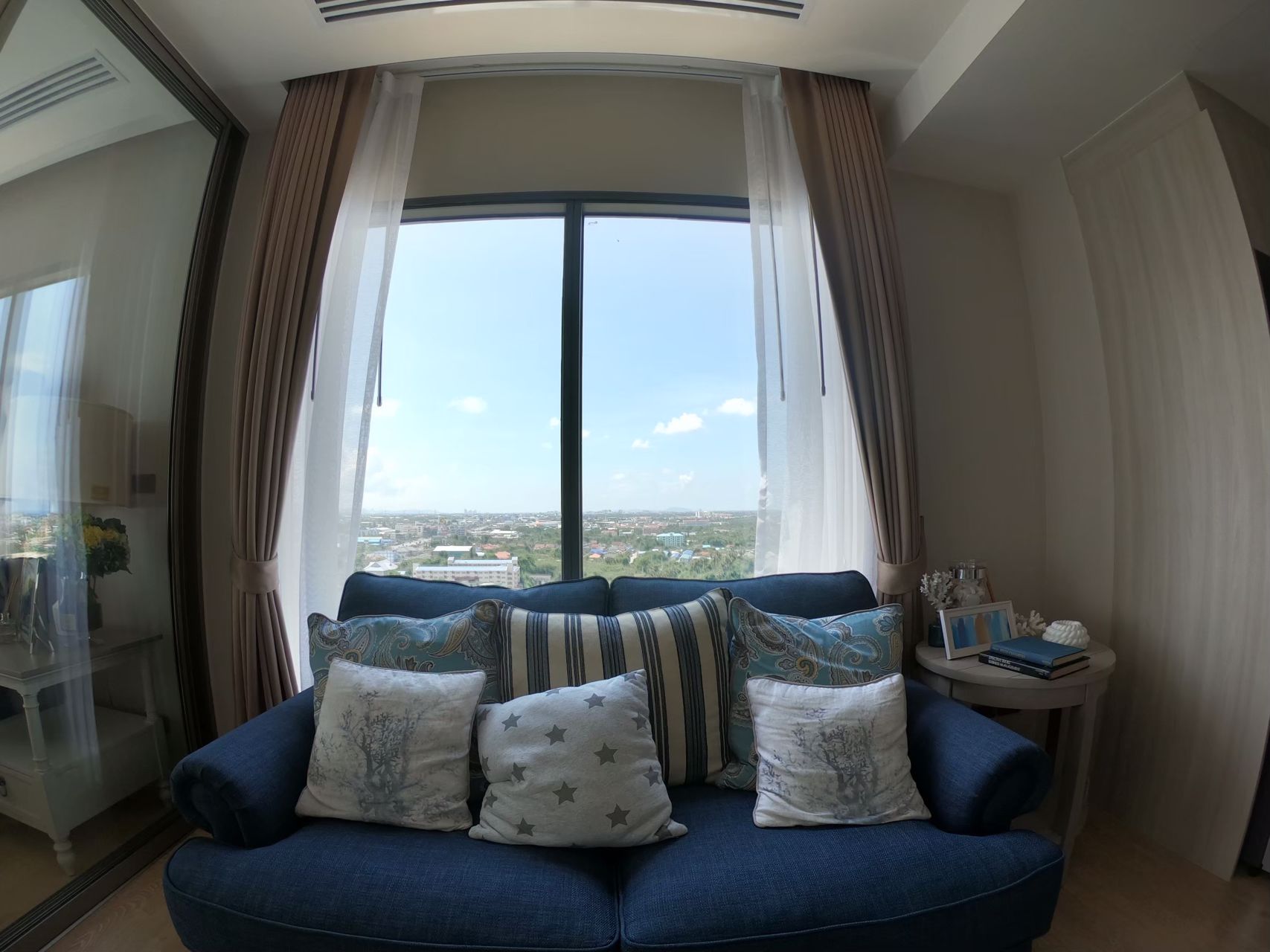 ให้เช่าคอนโดหรูใจกลางเมืองชลบุรี-infinity-one-condo